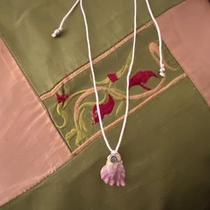 Seashell pendant with adjustable necklace